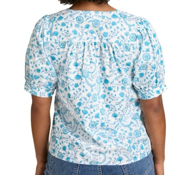 NWT Draper James VNeck puff sleeved top - Picture 2 of 7